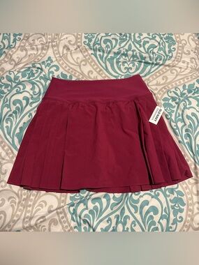 Old Navy Burgundy Pleated Mini Athletic Skirt